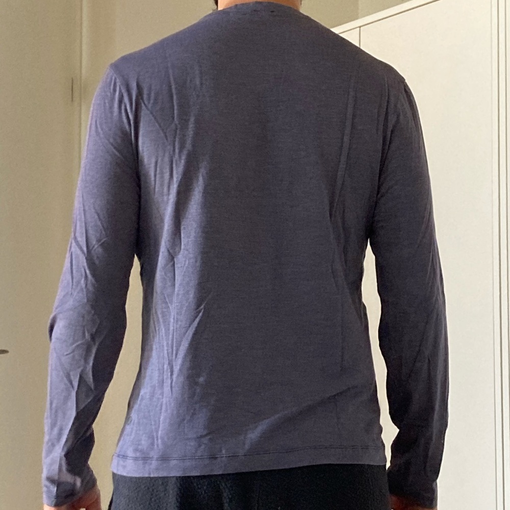 Men’s lulu lemon t shirt